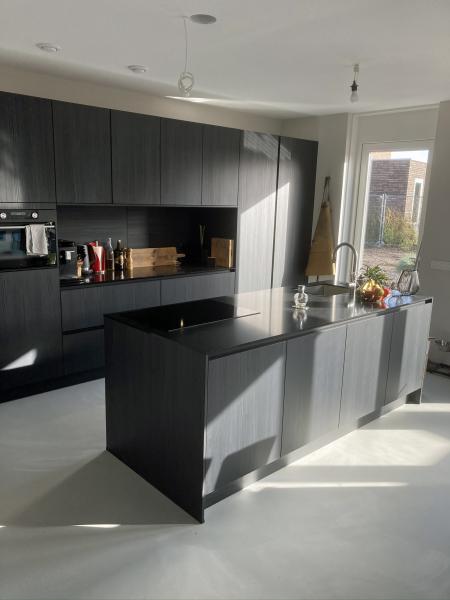 Design Woonbeton zwarte keuken