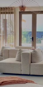 Japandi stijl gietvloer zandkleur | Berkers Vloeren