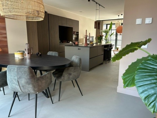 Minerale gietvloer | Berkers Vloeren Minerale gietvloer | Berkers Vloeren