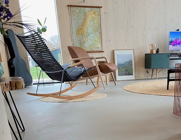 Scandinavische gietvloer houtskelet woning | Berkers Vloeren