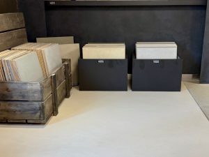 Nieuw: Sereno kwartsiet gietvloer | Showroom Berkers Vloeren Son