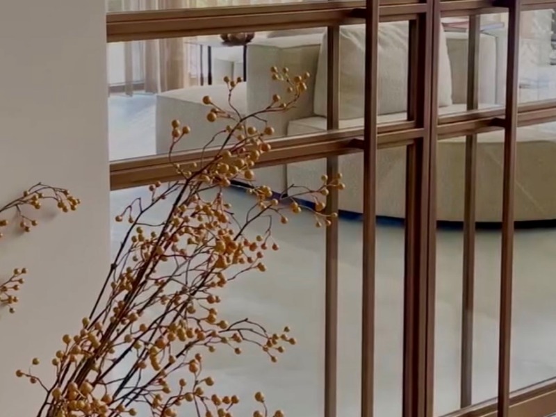 Vloerentrends 2026 natuurlijk naadloze gietvloeren Vloerentrends 2026 – Warmte, natuurlijke materialen & naadloze interieurs | Berkers Vloeren