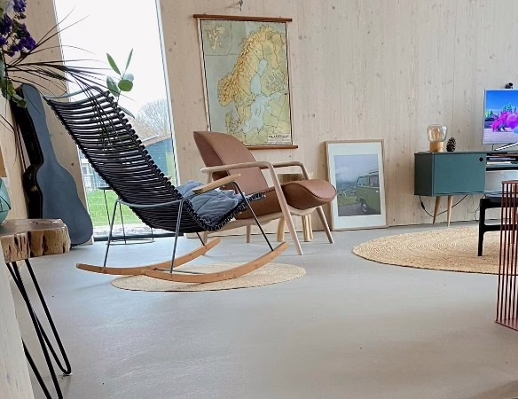 Scandinavische gietvloer uitgevoerd in Lava 