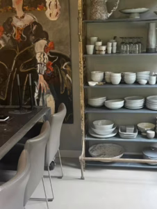 Taupe lavasteen gietvloer landelijk