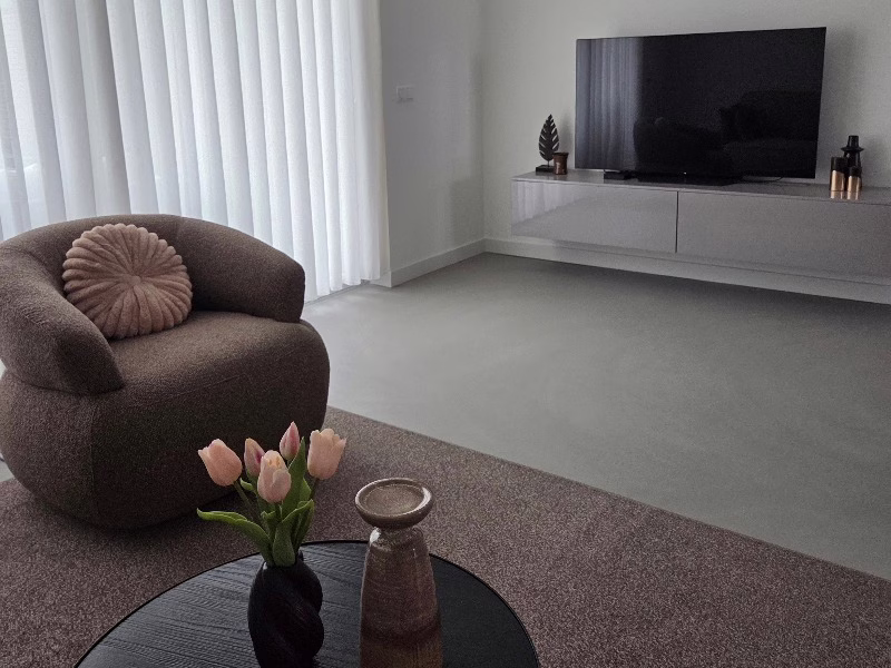 Lavasteen gietvloer nieuwbouw woning Deurne