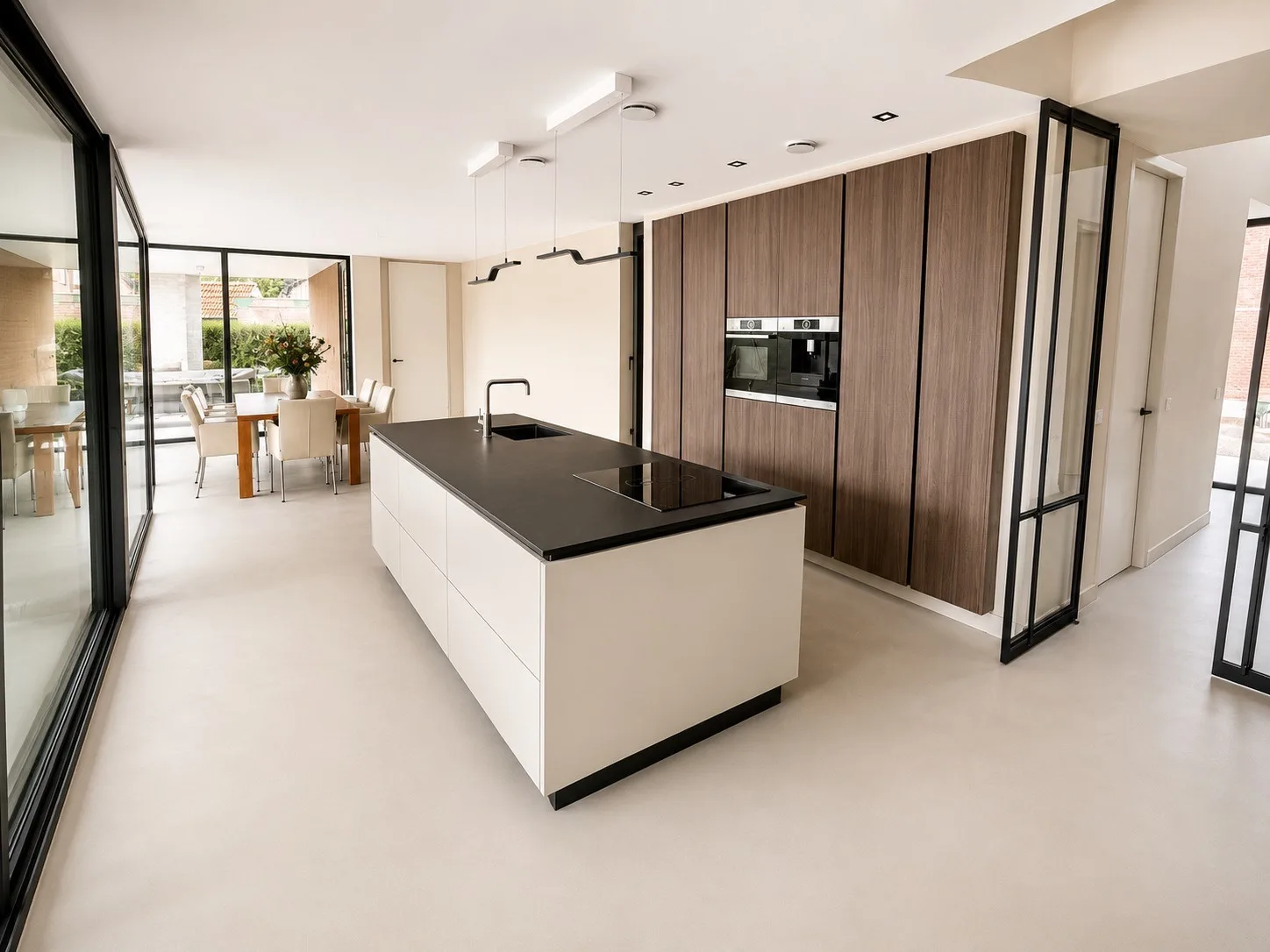 Bio Lava gietvloer leefkeuken met eetkamer woonhuis regio Den Bosch