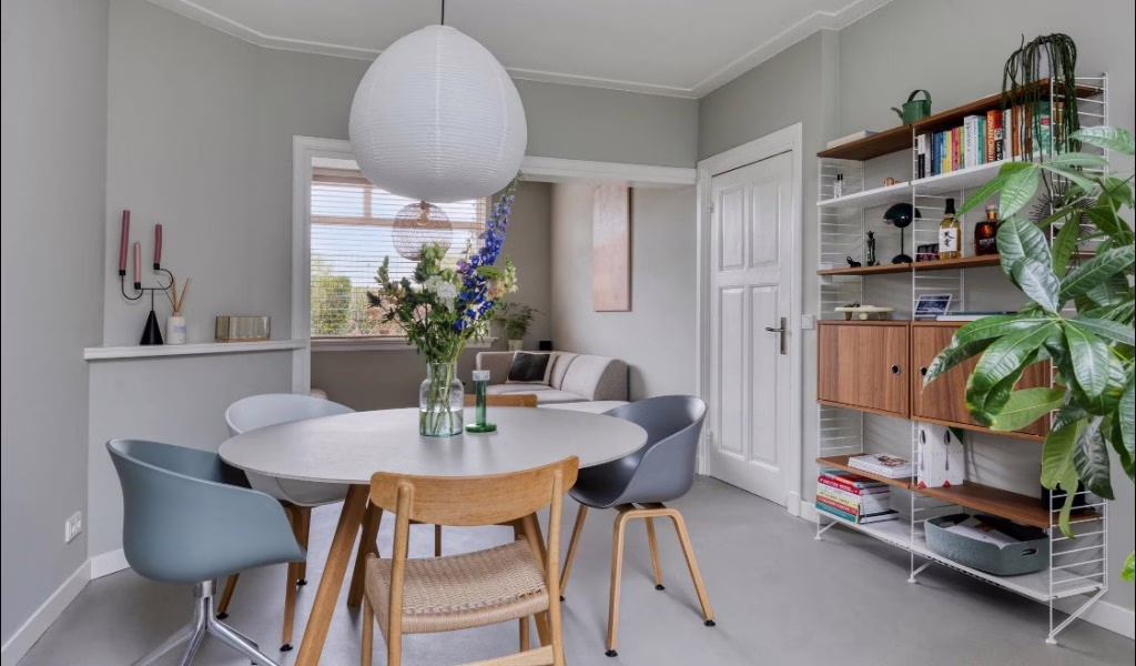 Lavasteen gietvloer in Scandinavisch interieur Eindhoven. 
